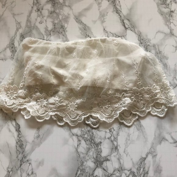 🌼 2/$15 White Bandeau Top with Lace - Picture 6 of 8